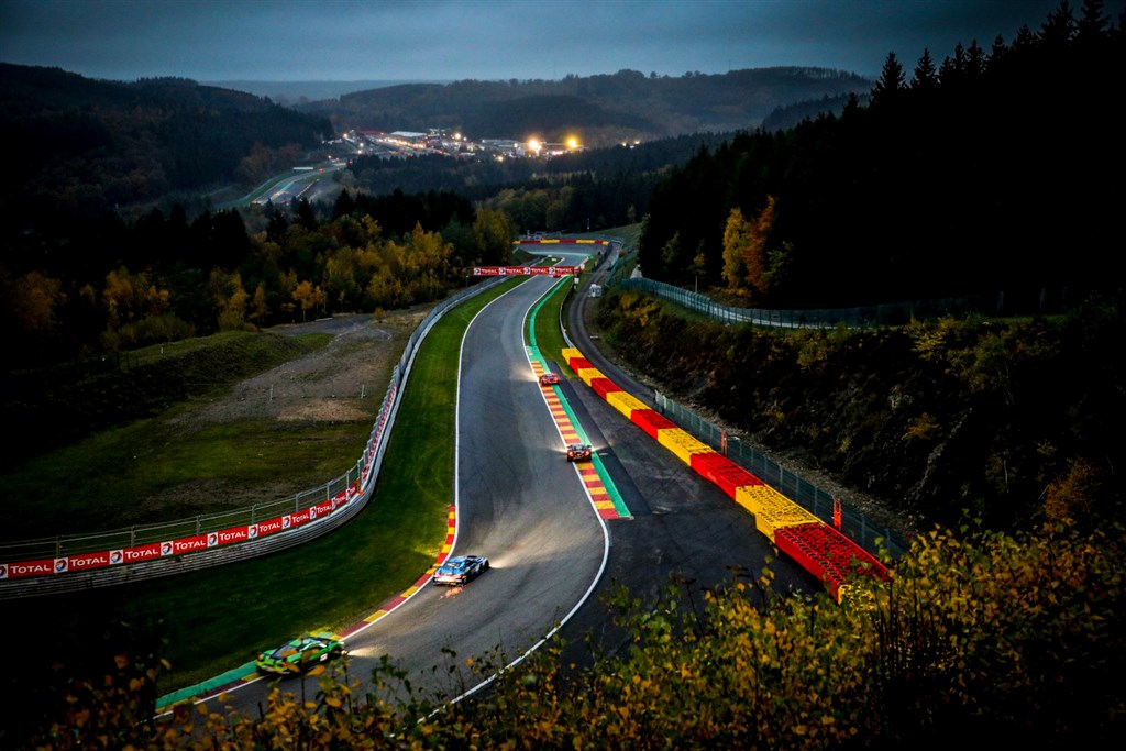 (Foto: PORSCHE, SRO MOTORSPORTS GROUP)
